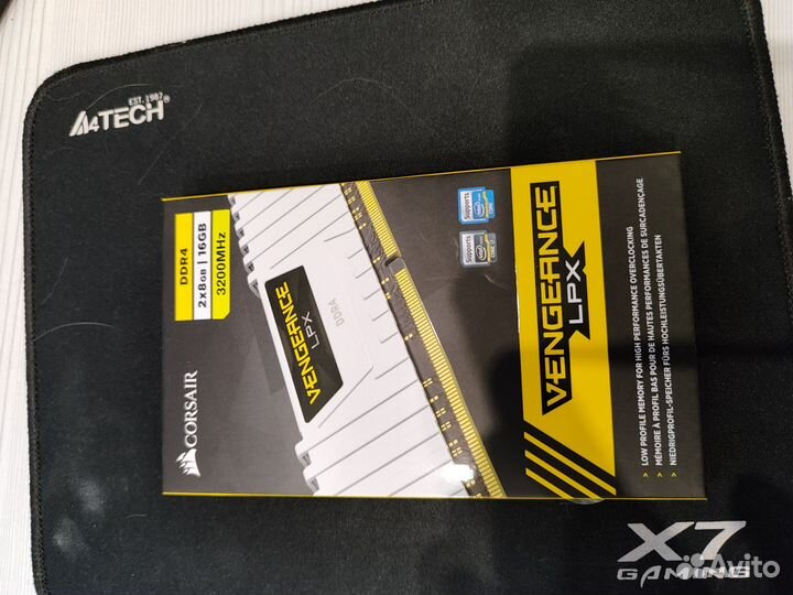 Оперативная память DDR4 2x8GB 3200 MHz