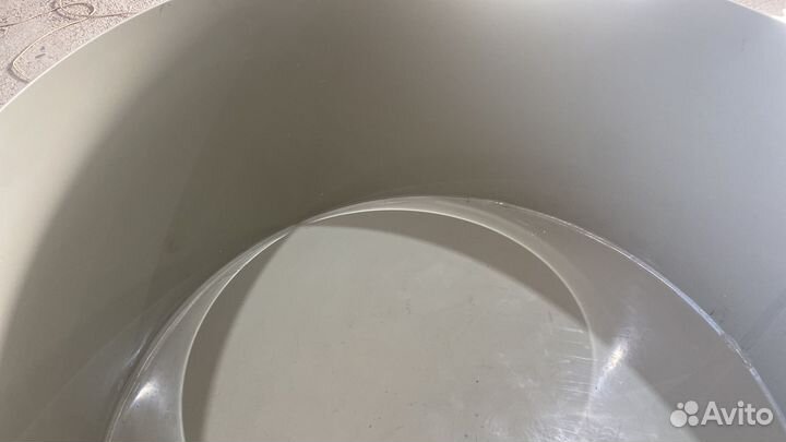 Емкость 1.5 м.диаметр,высота 75см