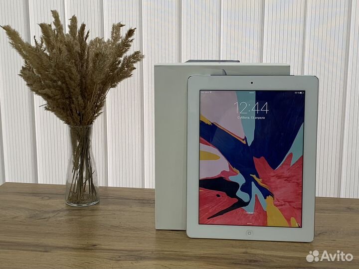 Планшет Apple iPad 3 Retina 64 гб, Wi-Fi + Sim