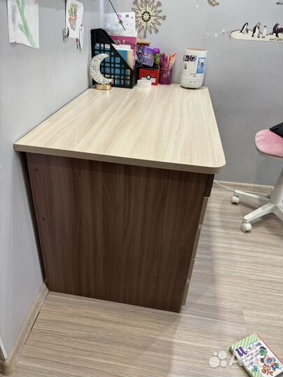 Письменный стол