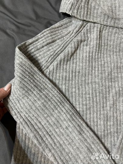 Серый свитер Mango