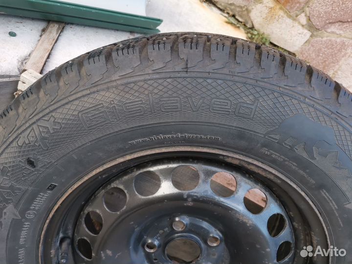 Gislaved Nord Frost 5 215/70 R16