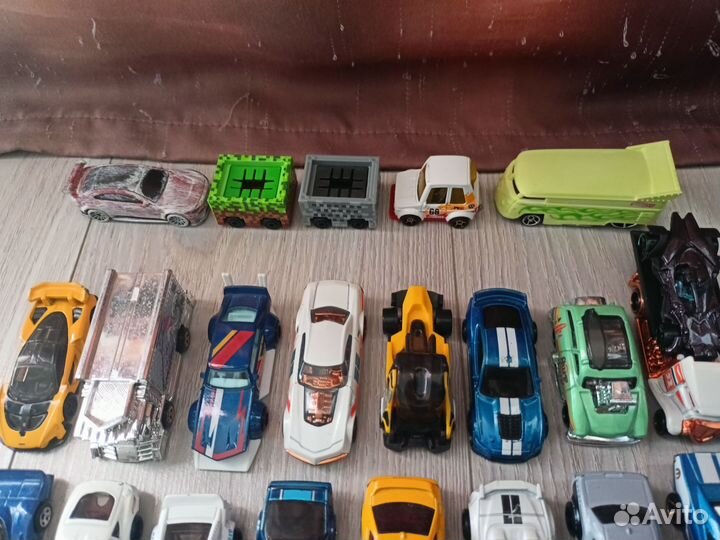 Hot wheels машинки