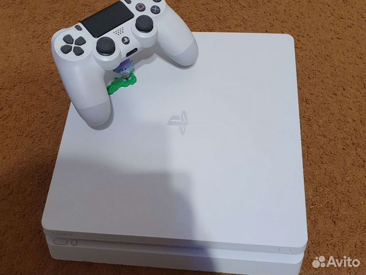 Sony playstation 4 Slim 300 игр в том числе Новинк