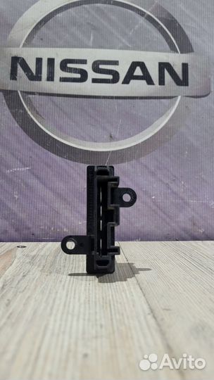Резистор печки Реостат Nissan juke F15