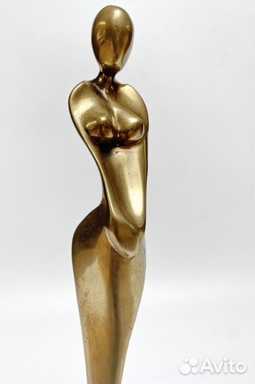 Статуэтка. Дизайн. Подарок. Приз. Бронза