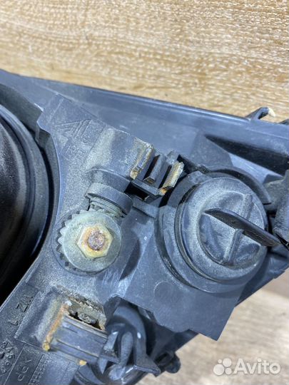 Фара передняя правая Ford Mondeo 3 141717