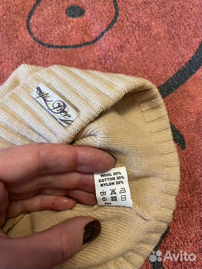 Шапка женская бежевая кремовая вязанная