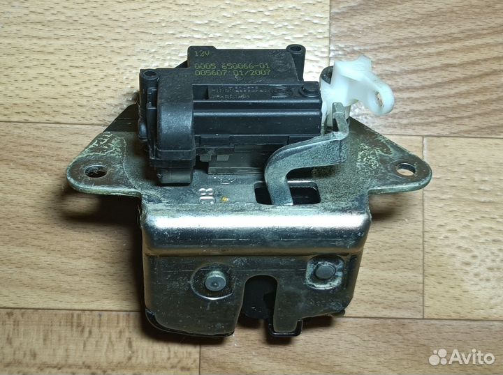 Замок багажника Fiat Panda