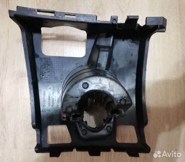 Кронштейн форсунки омывателя фары Skoda Octavia A5