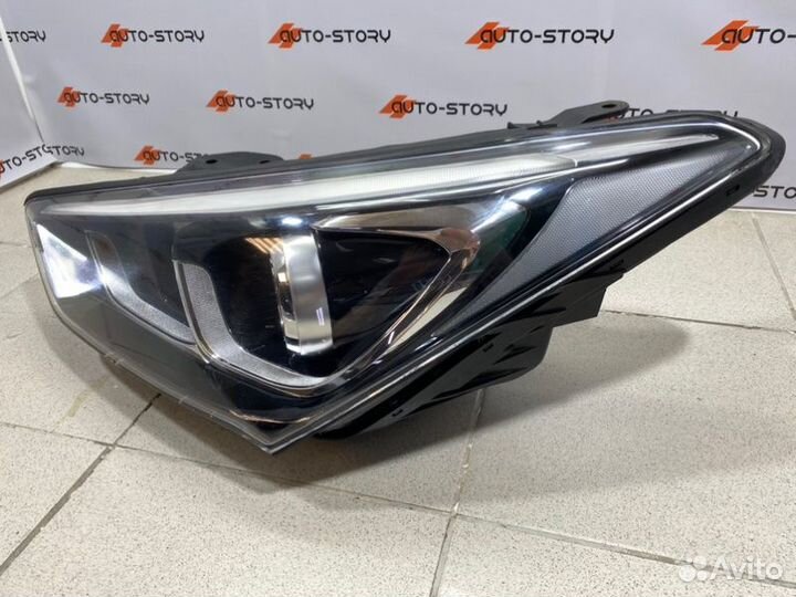 Фара левая Hyundai Santa Fe DM