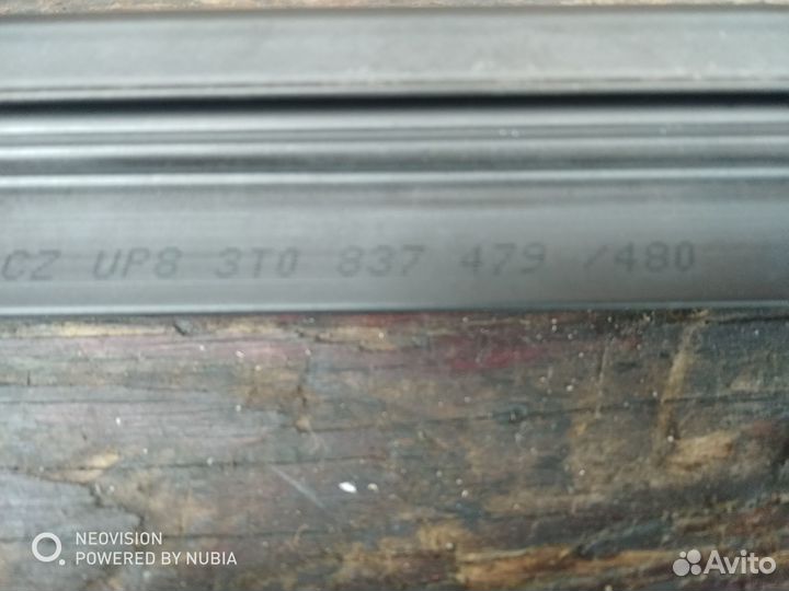 Молдинг стекла передний правый Шкода Суперб 08-15