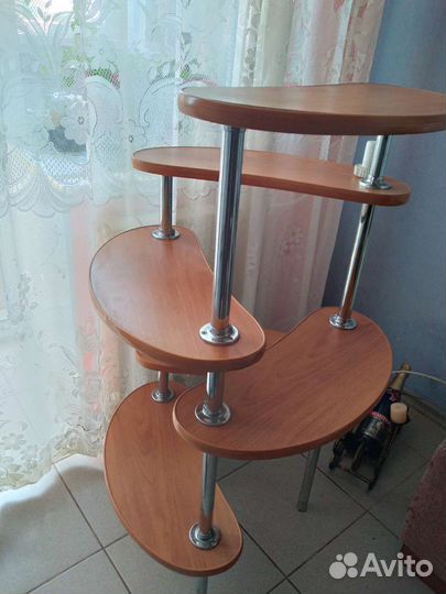 Подставка под цветы дерево