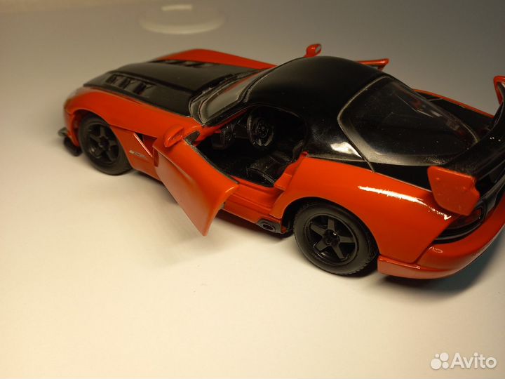 Модель автомобиля Dodge Viper