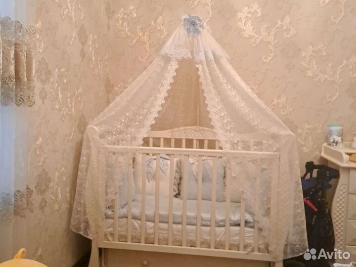 Детская кровать с комодом