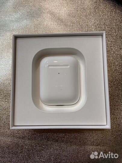 Футляр зарядный для Apple AirPods 2