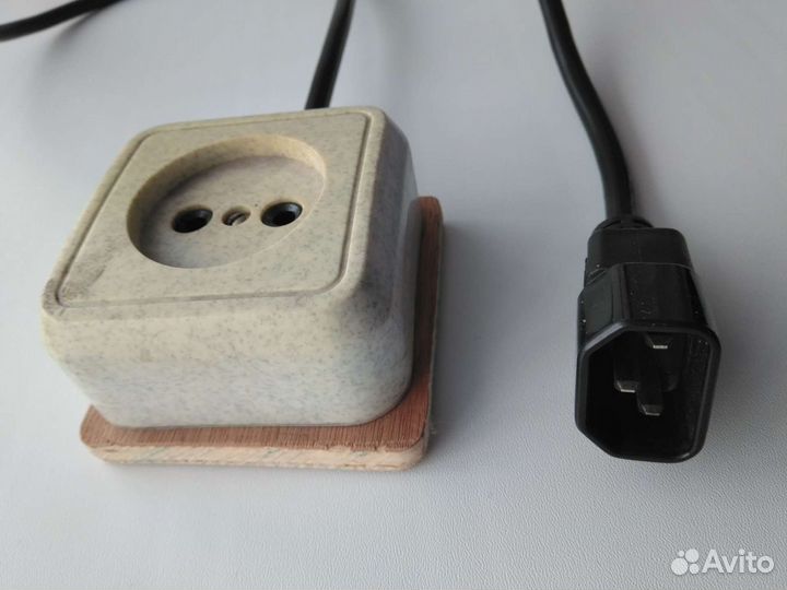 Кабель для компьютера