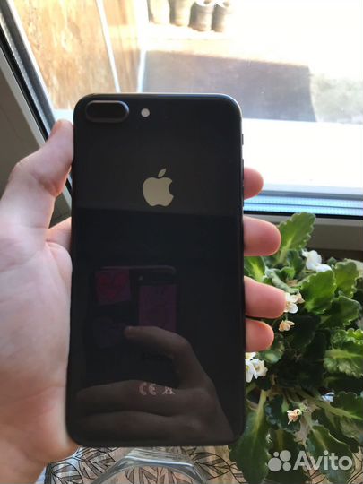 Телефон iPhone 8 plus