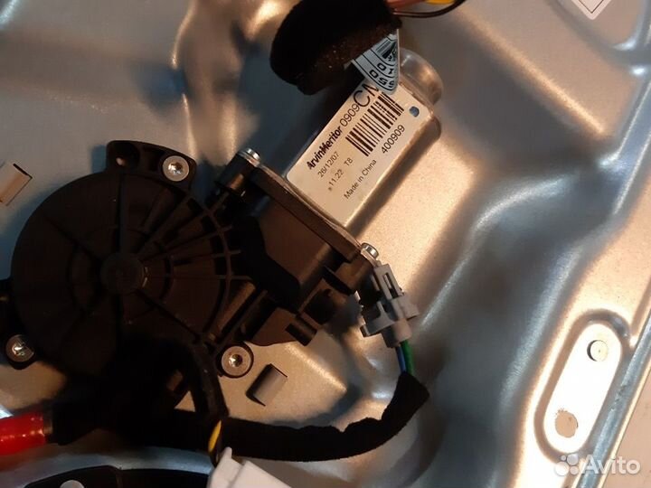 Стеклоподъемник задней левой двери hyundai santa