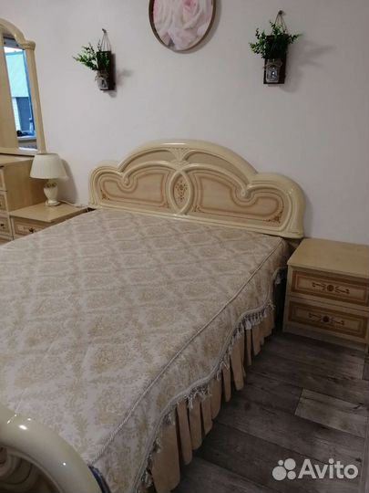 Спальный гарнитур бу