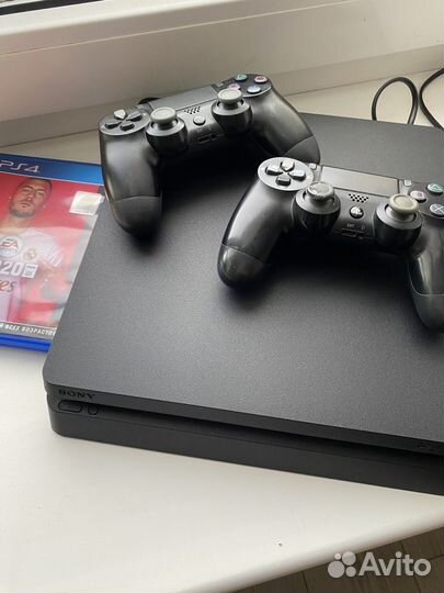 Sony PS4 slim