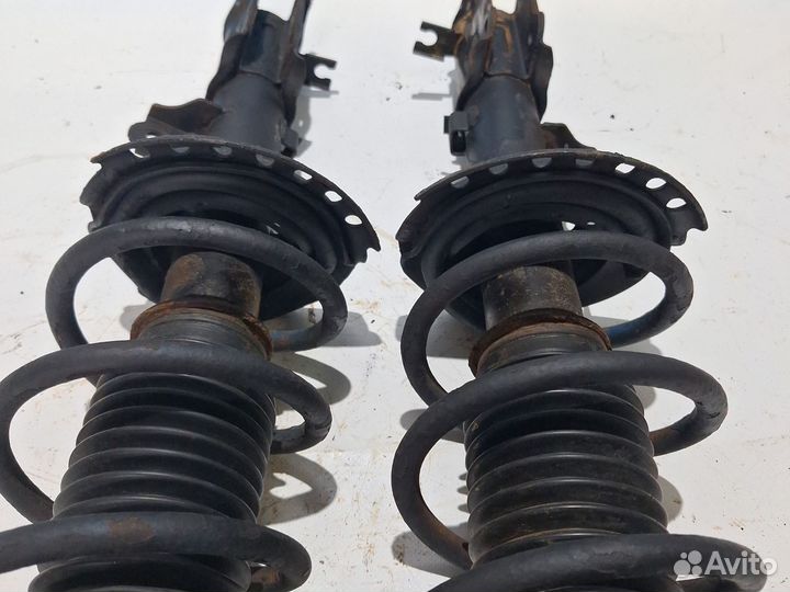 Стойка передняя Kia Rio 3 QB