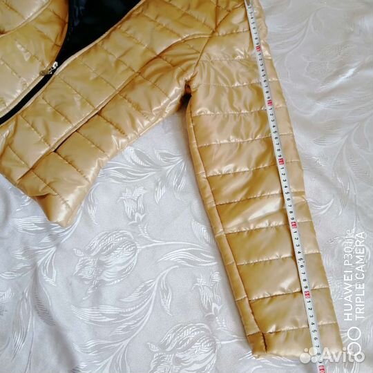 Куртка демисезон на золотистого цвета 42-44