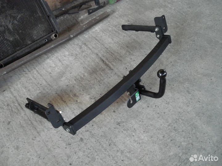 Фаркоп для Nissan Tiida хэтчбек