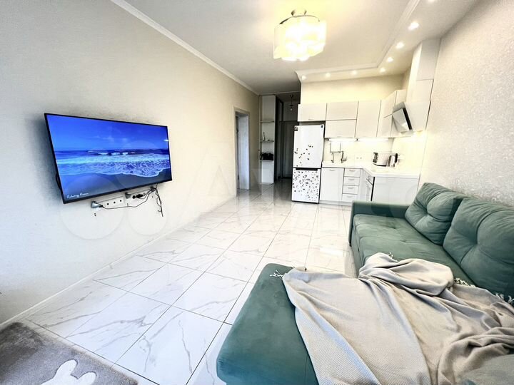 2-к. квартира, 65 м², 3/17 эт.