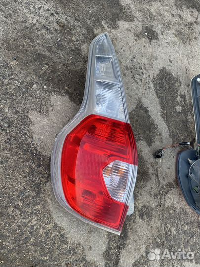 Фонарь задний Datsun Mi-Do