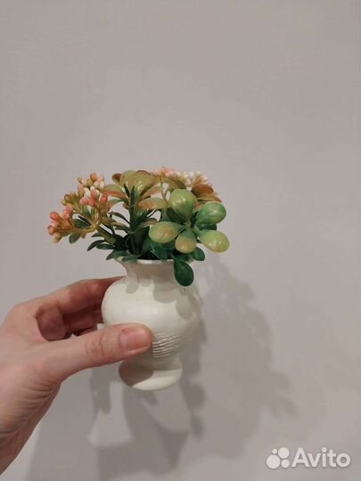 Декор в вазочках, глиняные горшки