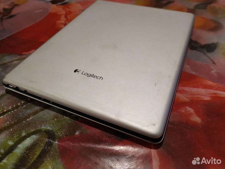 Беспроводная клавиатура Logitech для iPad