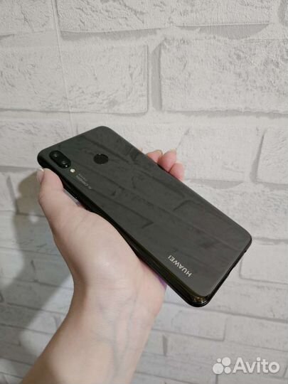 Телефон Huawei Nova 3
