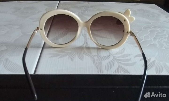 Солнцезащитные очки женские