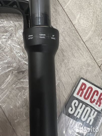 Велосипедная вилка Rock Shox 29 Recon 140mm