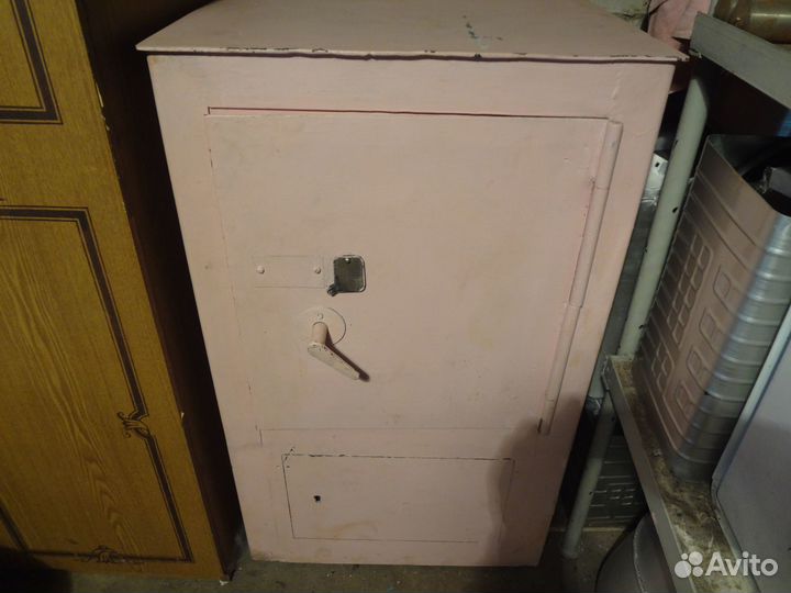 Несгораемый сейф времён СССР