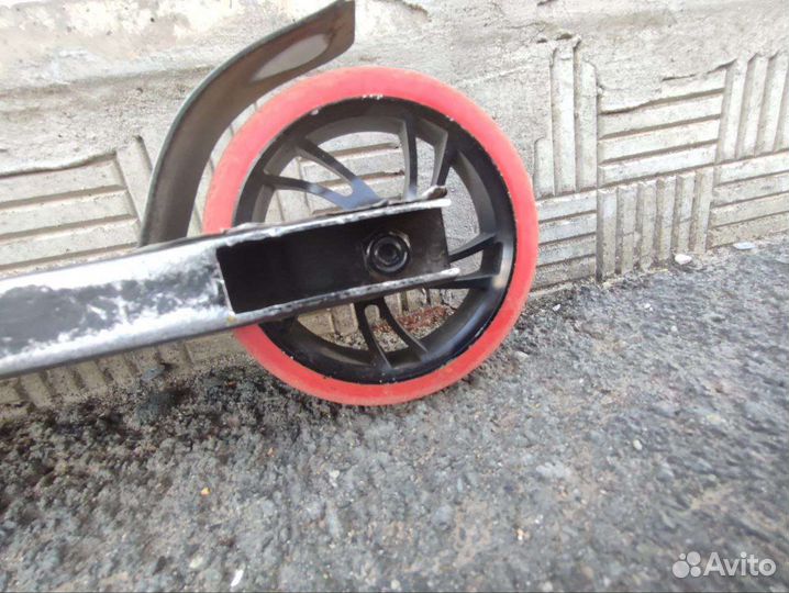 Трюковой самокат novatrack