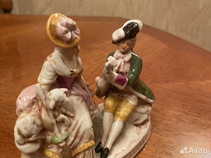 Статуэтка фарфор