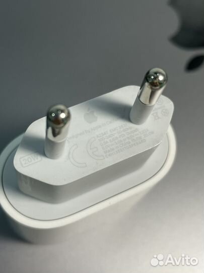 Блок быстрой зарядки iPhone