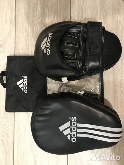 Боксерский шлем и лапы