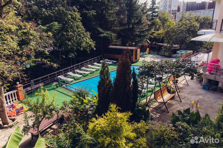 Официантка с проживанием и питанием