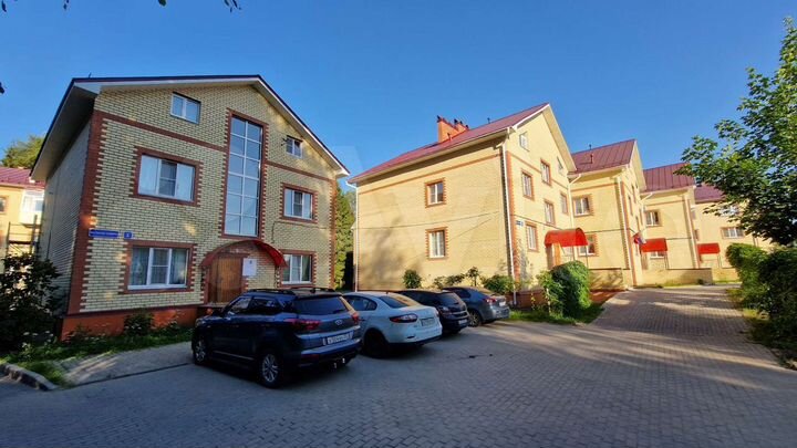 2-к. квартира, 48 м², 3/3 эт.