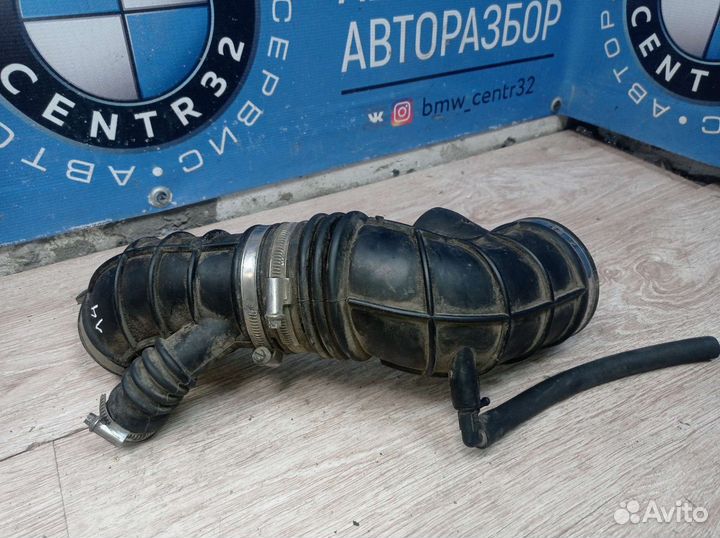 Патрубок впуска m54 на BMW 5 Е39