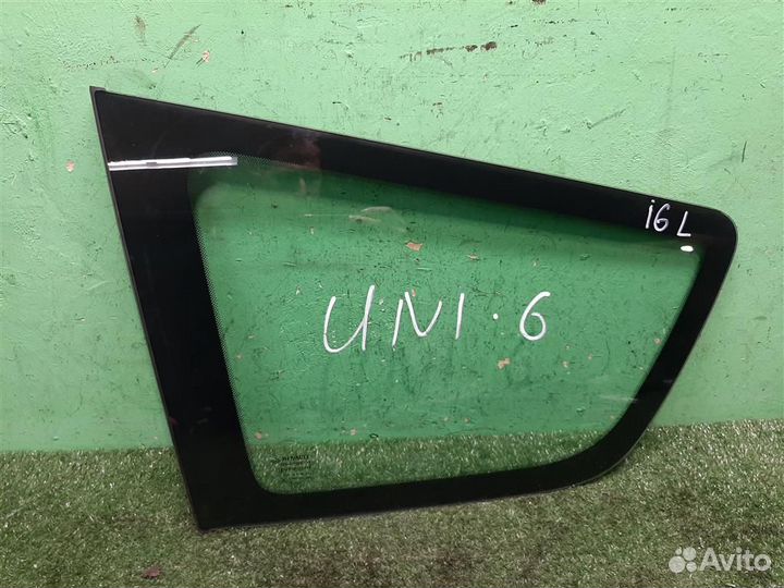 Стекло багажника левое Renault Scenic 3 (JZ) 2009