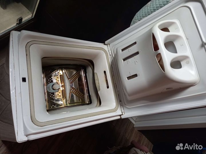 Стиральная машина с вертикальной загрузкой