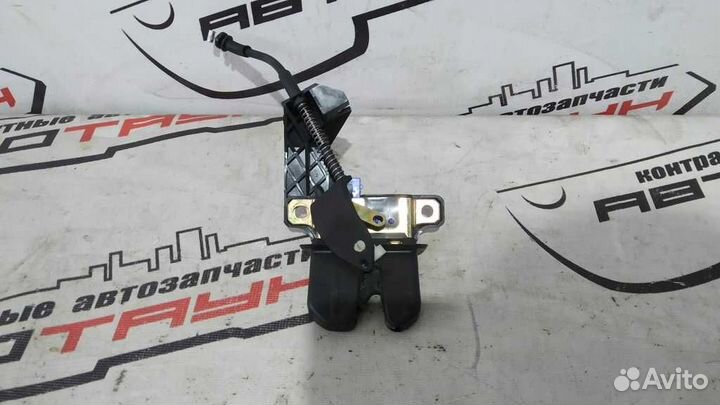 Замок багажника audi A4 S4 8E2 B6 sedan