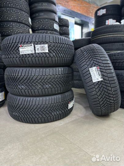 Yokohama BluEarth Winter V906 275/40 R22 107V