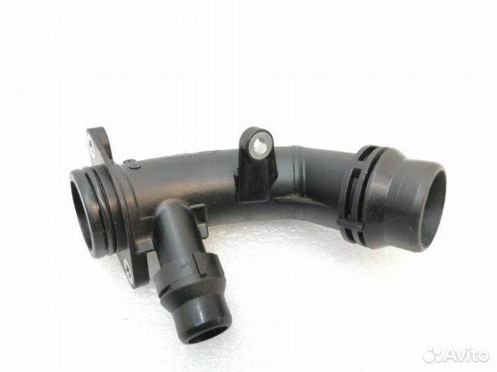 Патрубок системы охлаждения Mercedes-Benz