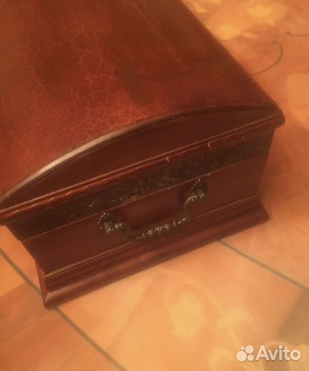 Сундук деревянный