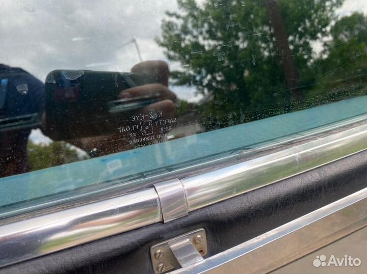 Стекло крышки багажника Cadillac Fleetwood